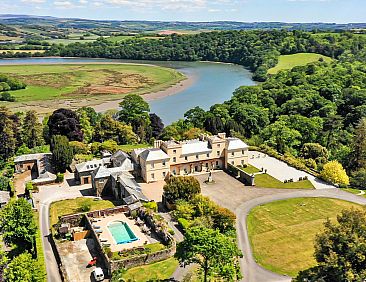 Vakantiehuis Historic Castle on River Tamar