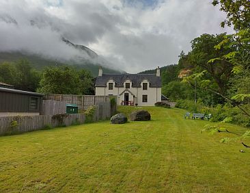 Vakantiehuis Benmore Farm House in Stirling mit Bergblick