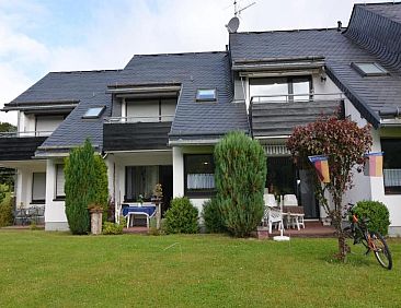 Cosy apartment over Usseln with private covered terrace