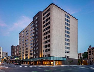 DoubleTree Suites by Hilton Minneapolis