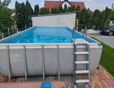 Vakantiehuis Schönes Ferienhaus mit sehr großem Pool