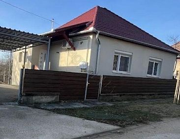 Vrijstaande woning in Döbrököz