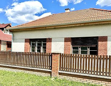 Vrijstaande woning in Kisrákos