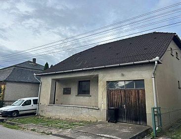 Vrijstaande woning in Sáta