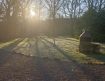 Huisje in Doische