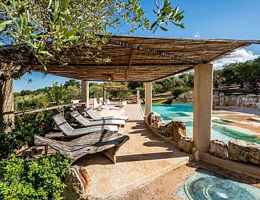 Vakantiehuis Schönes Steinhaus mit Pool und Panoramablick