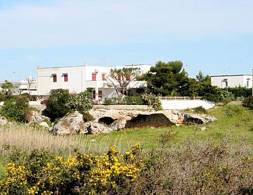 Vakantiehuis in Torre Santa Sabina mit Garten