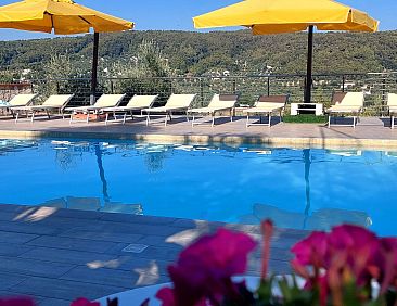 Appartement Brandneue Wohnung in Villa mit Schwimmbad