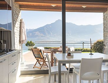 Appartement Wohnung mit Schwimmbad und fantastischem Seeblic