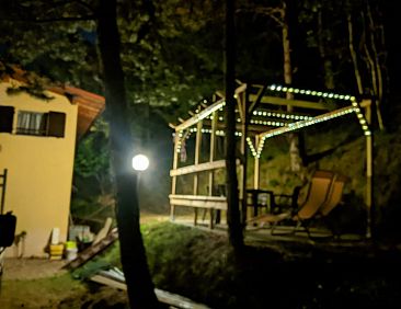 Appartement In einer Villa mit Garten und Blick auf den Gard