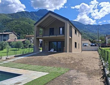Vrijstaande woning in Colico