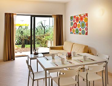 Appartement Dreizimmerwohnung mit teilweiser Seesicht