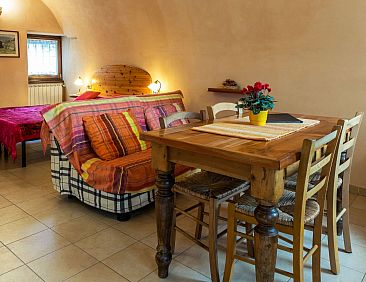 Appartement Wohnung in Riva Di Solto mit Kleinem Garten