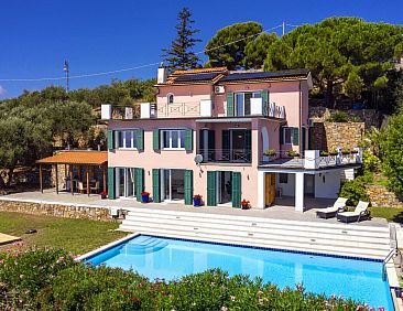 Vrijstaande woning in Imperia