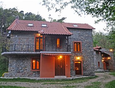 Vakantiehuis Giusvalla Deluxe Forest 3 Etagen Villa