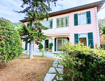 Vrijstaande woning in Alassio
