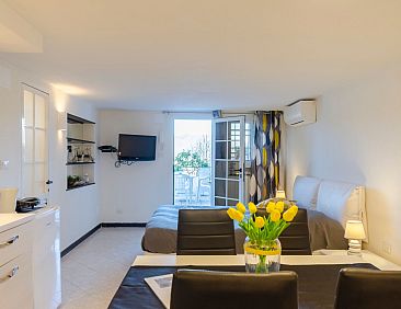 Appartement Einzimmerwohnung mit Terrasse und Blick auf den 