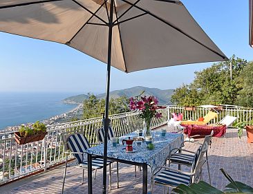 Appartement mit Meerblick und großer Terrasse