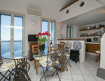 Vakantiehuis Villa auf einer natürlichen Klippe mit Blick a