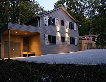 8 persoons vakantiehuis met zwemspa, bubbelbad en sauna in