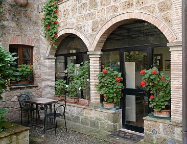 Appartement Komfortable Unterkunft in einem Schloss, Schwimm