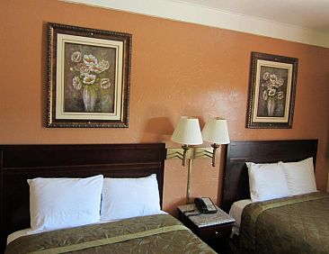 Civic Center Lodge / Lake Merritt BART