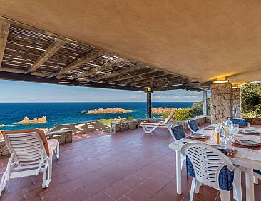 Vakantiehuis in Costa Paradiso mit Grill, Terrasse und Garte