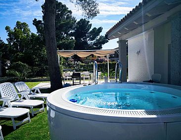 Vakantiehuis Villa Ikebana exklusiv in Porto Pino