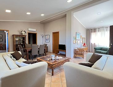 Vakantiehuis "Bouganvillae" mit Pool