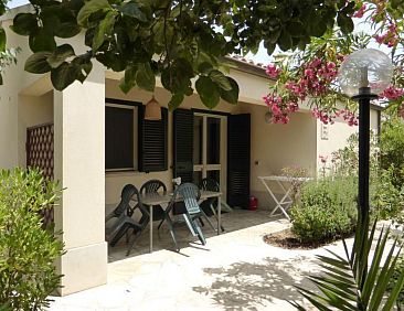 Vakantiehuis Schöner Bungalow direkt am Sandstrand auf Sizi