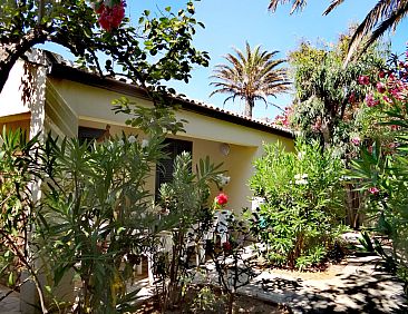 Vakantiehuis Schöner Bungalow direkt am Sandstrand auf Sizi