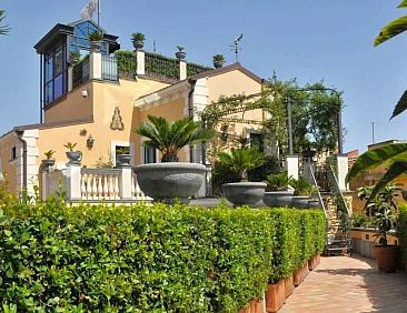 Vrijstaande woning in Acireale