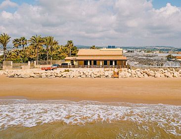 Vakantiehuis Komfortable und moderne Villa am Strand