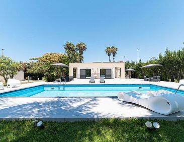 Vakantiehuis Nereide, Luxusvilla mit Pool am Meer