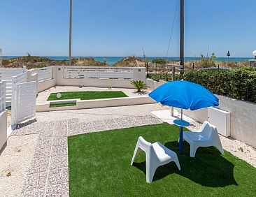 Appartement Oneiro, Unterkunft am Strand mit großer Terrass