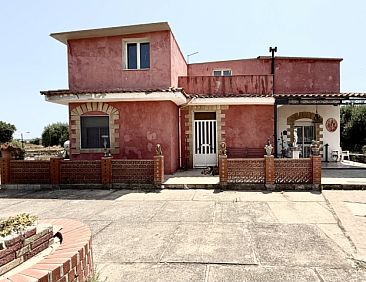 Vrijstaande woning in Brucoli