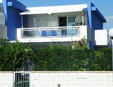 Appartement in Marina Di Ragusa mit Garten und Terrasse