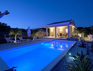 Vakantiehuis Villa Teti, mit Schwimmbad und in der Nähe des