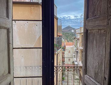 Vrijstaande woning in Isnello