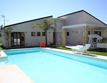 Vakantiehuis Villa in Sizilien am Meer mit beheiztem Pool