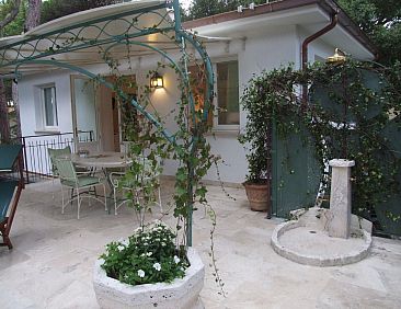 Appartement Iris' Wohnung mit Terrasse