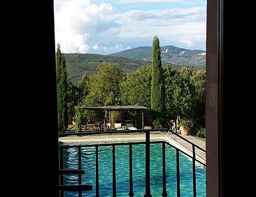 Appartement Anwesen mit Balkon