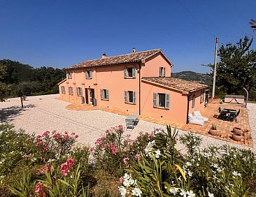 Vrijstaande woning in Cartoceto