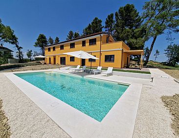 Appartement Neue Wohnung mit 2 Zimmern, Veranda und Pool