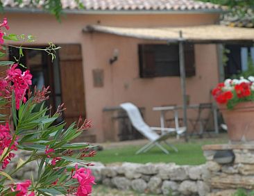 Appartement Unabhaengige Wohnung in Amelia mit Garten, Grill