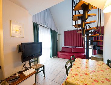 Appartement Drei-Zimmer-Dachgeschosswohnung 6 p.l. Villa Fre