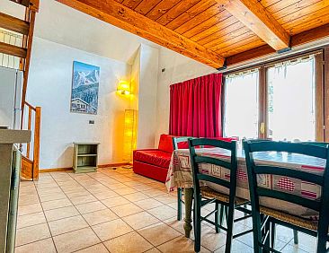 Appartement Zwei-Zimmer-Wohnung im Dachgeschoss 5 p. l. Vill