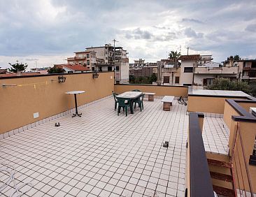 Appartement 'Zaleuco' mit Terrasse