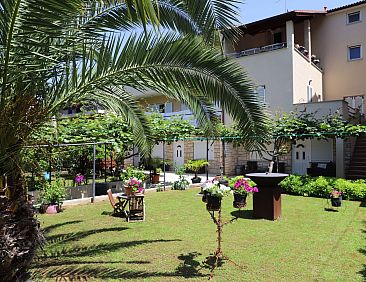 Appartement Gemütliche Wohnung mit Gartenblick