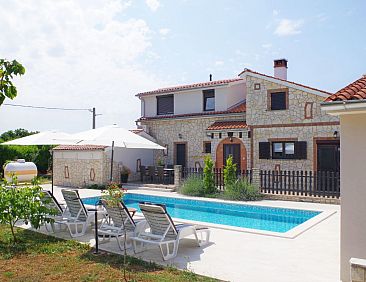 Vakantiehuis Geräumiges Ferienhaus mit 4 Schlafzimmern und 